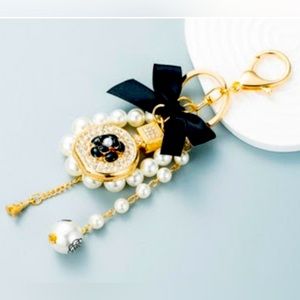 🆕 Camelia Flower Pearl Keychain Bag Charm